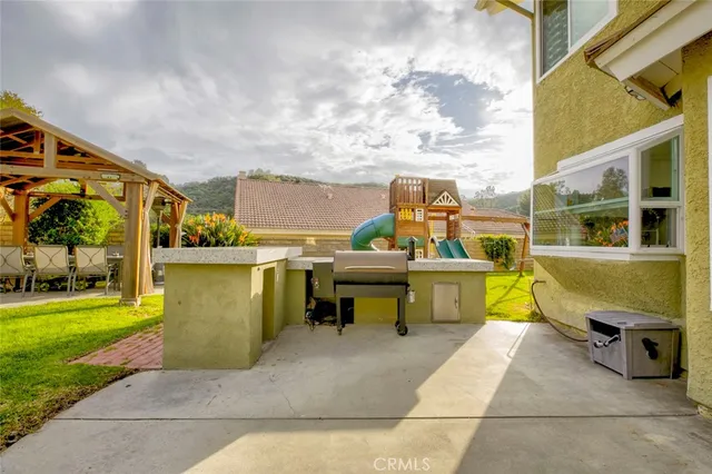 $999,999 | 28030 Kenton Lane, Saugus, CA 91350