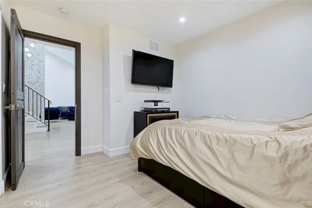 $999,999 | 28030 Kenton Lane, Saugus, CA 91350