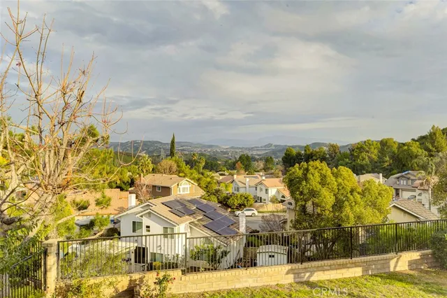 $999,999 | 28030 Kenton Lane, Saugus, CA 91350