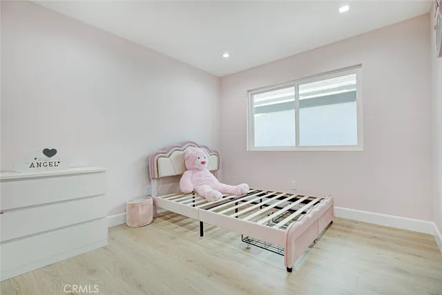 $999,999 | 28030 Kenton Lane, Saugus, CA 91350