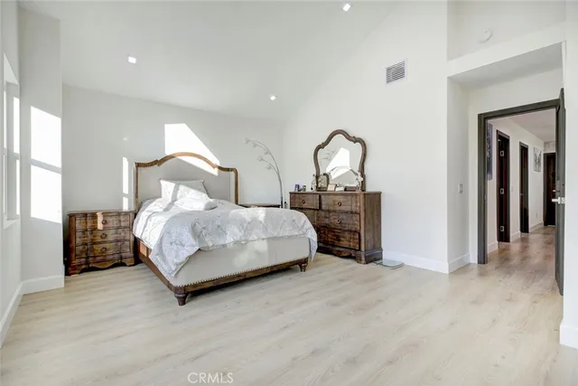 $999,999 | 28030 Kenton Lane, Saugus, CA 91350