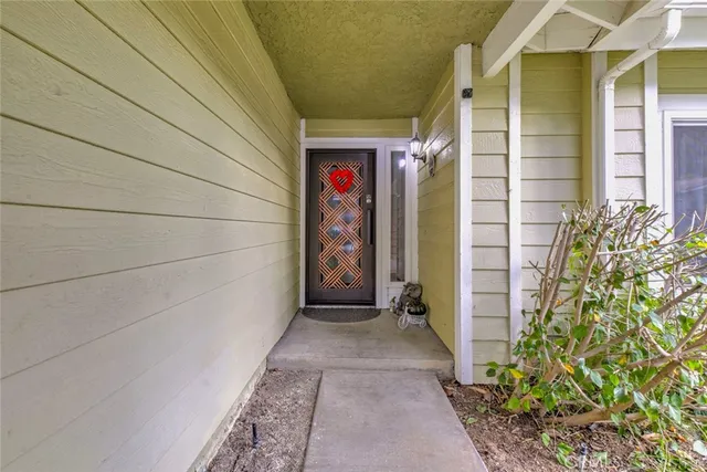 $999,999 | 28030 Kenton Lane, Saugus, CA 91350