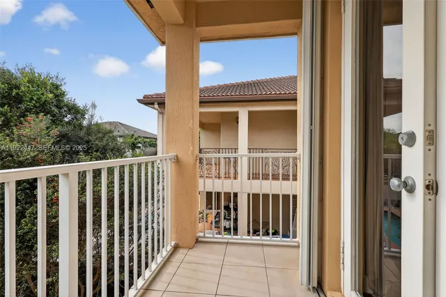 $995,000 | 15144 Southwest 20th Street, Miami, FL 33185