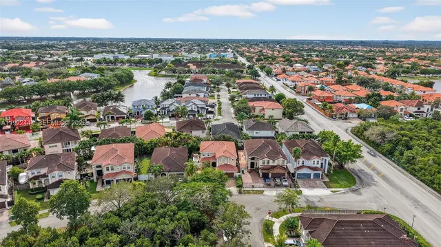 $995,000 | 15144 Southwest 20th Street, Miami, FL 33185