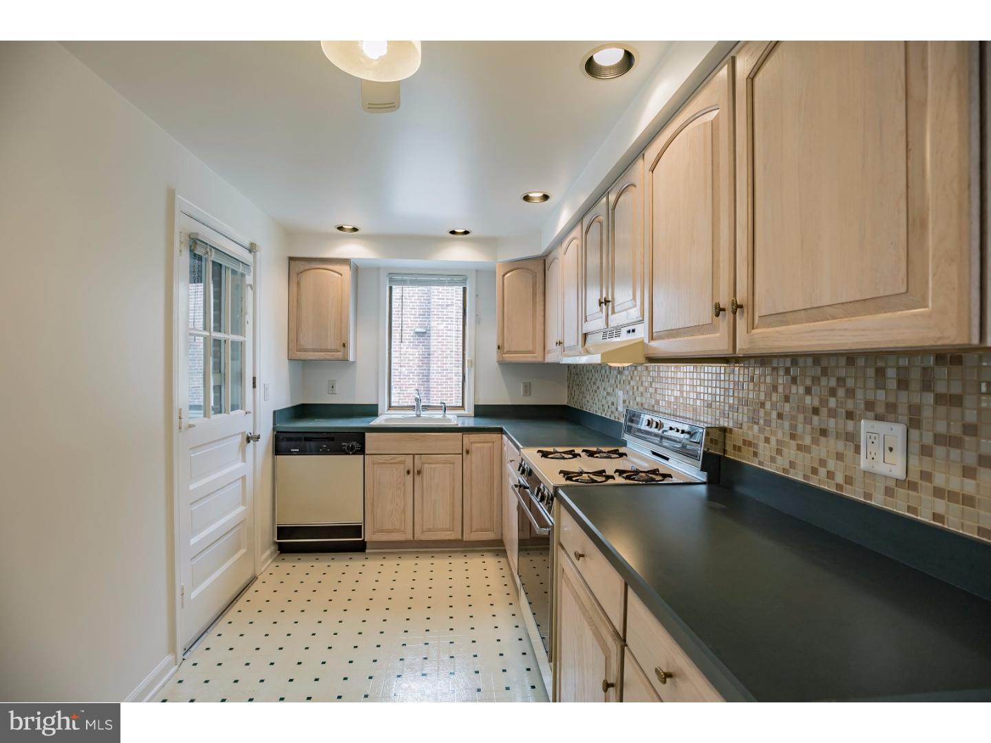 407 East Rodgers Street Ridley Park, PA 19078 - Photo 8 of 25 Kitchen