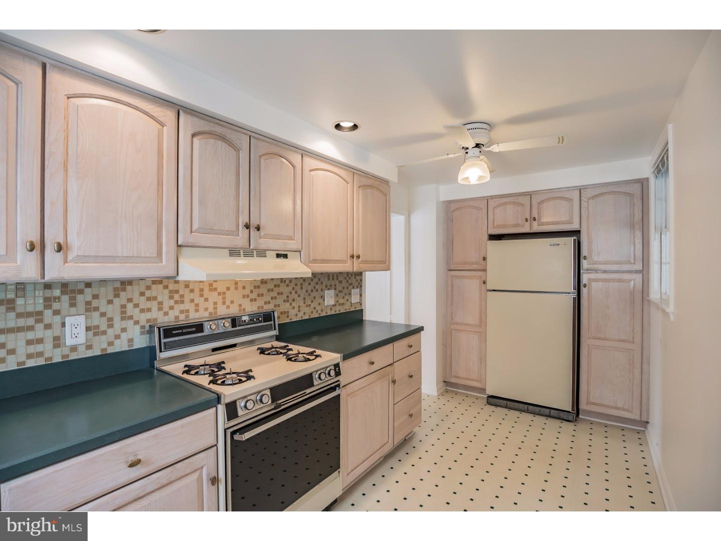 407 East Rodgers Street Ridley Park, PA 19078 - Photo 9 of 25 Kitchen