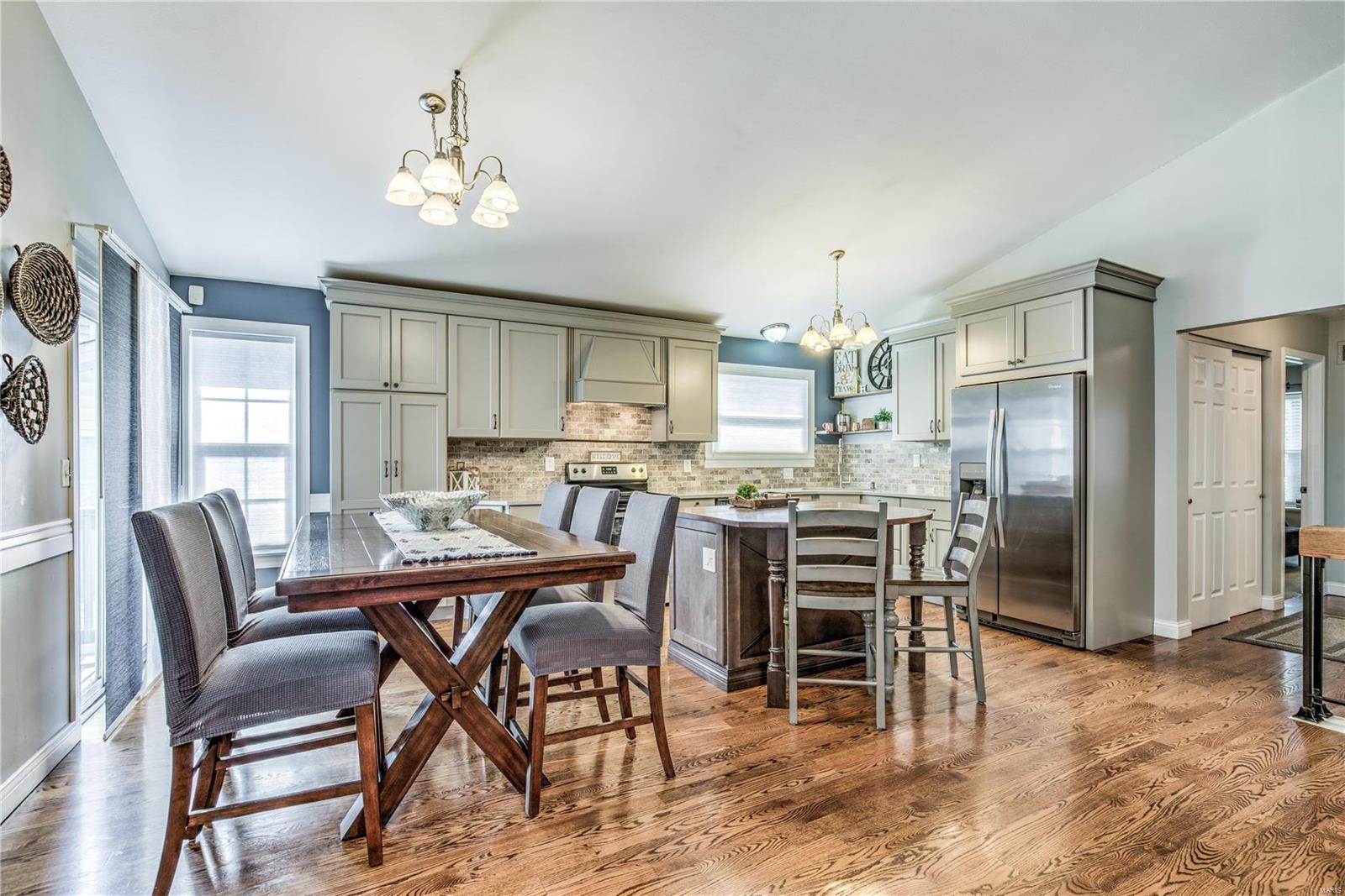 638 Rustic Valley Drive Ballwin, MO 63021 - Photo 4 of 14