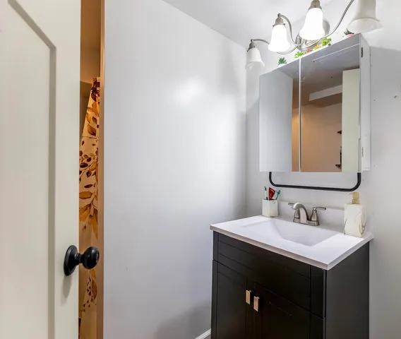 $295,000 | 1617 Glenwood Avenue, Joliet, IL 60435