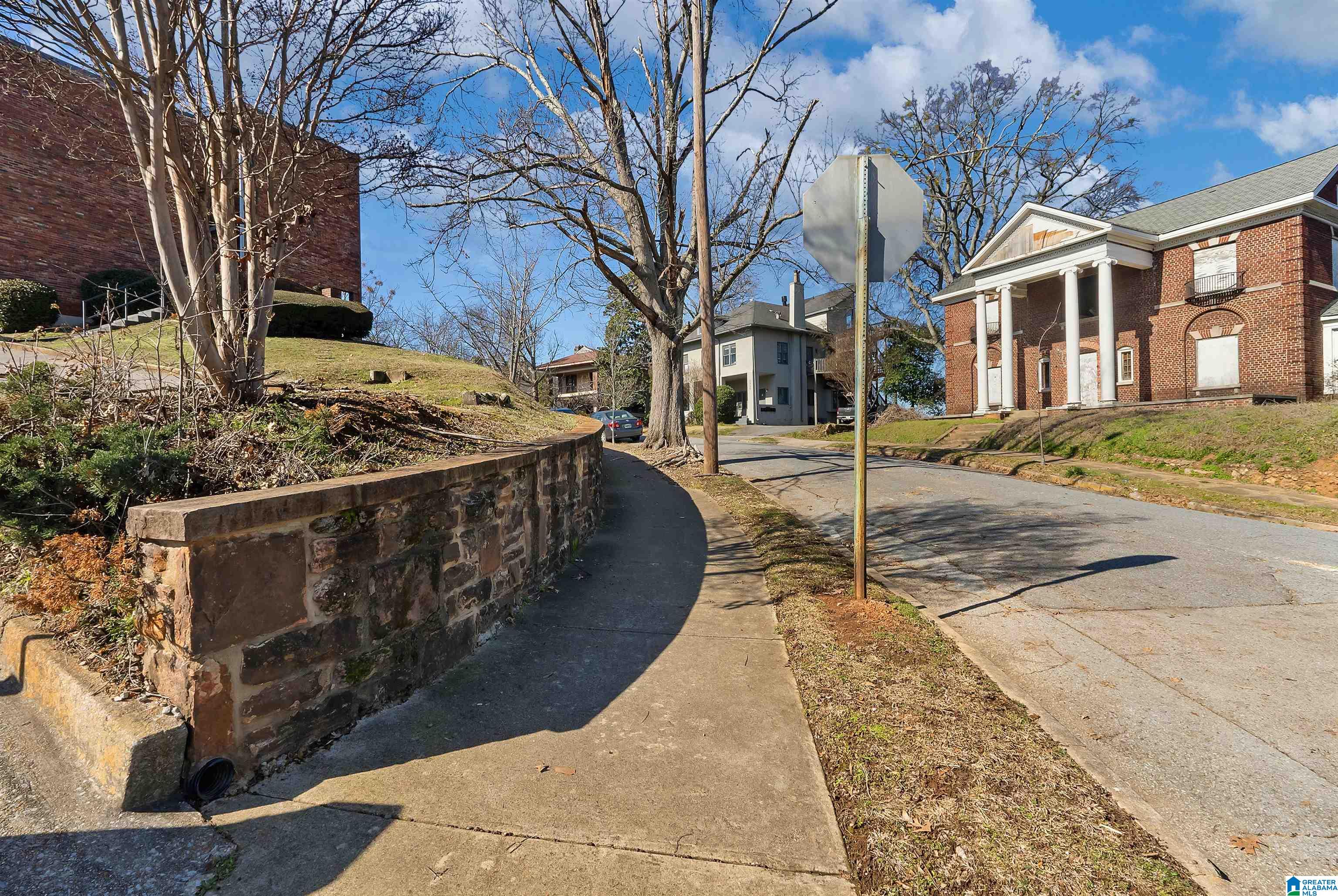 2990 Rhodes Circle South, Unit 215 Birmingham, AL 35205 - Photo 16 of 22