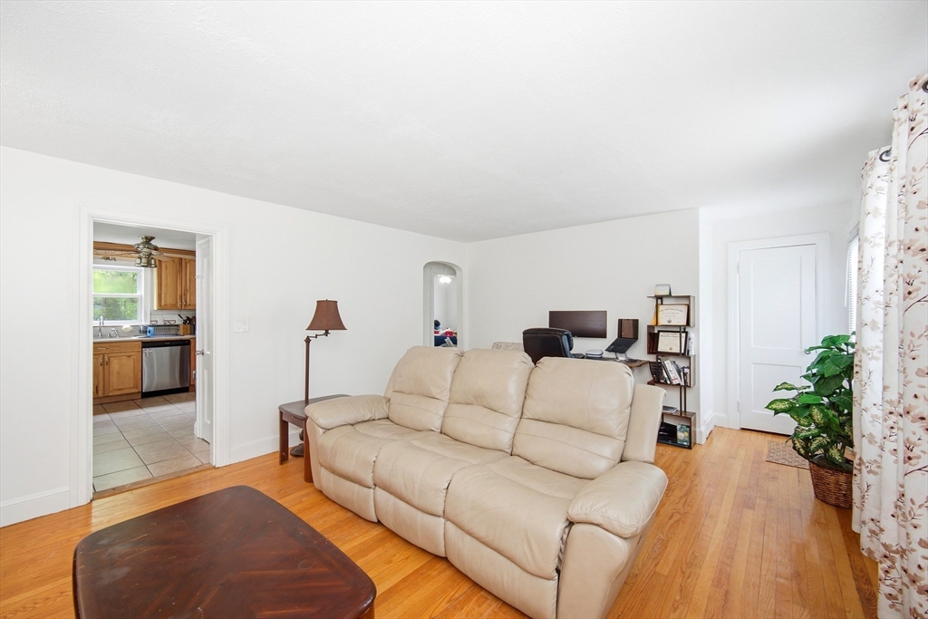 616 Cooley Street Springfield, MA 01128 - Photo 16 of 37
