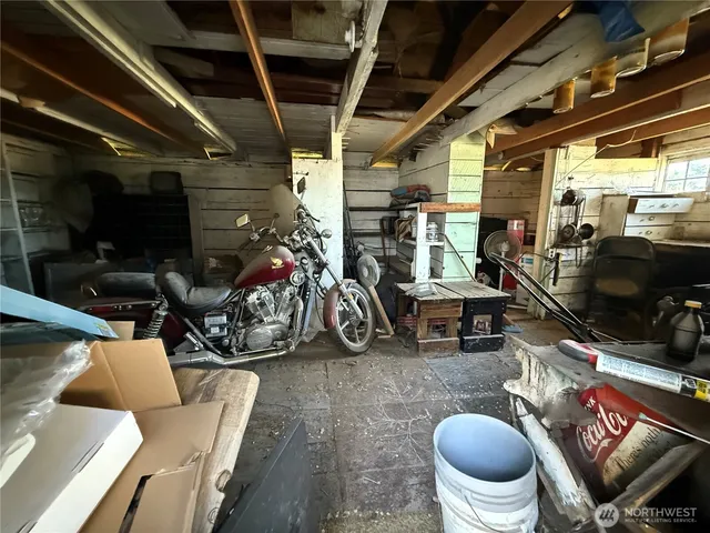 a view of walk in closet