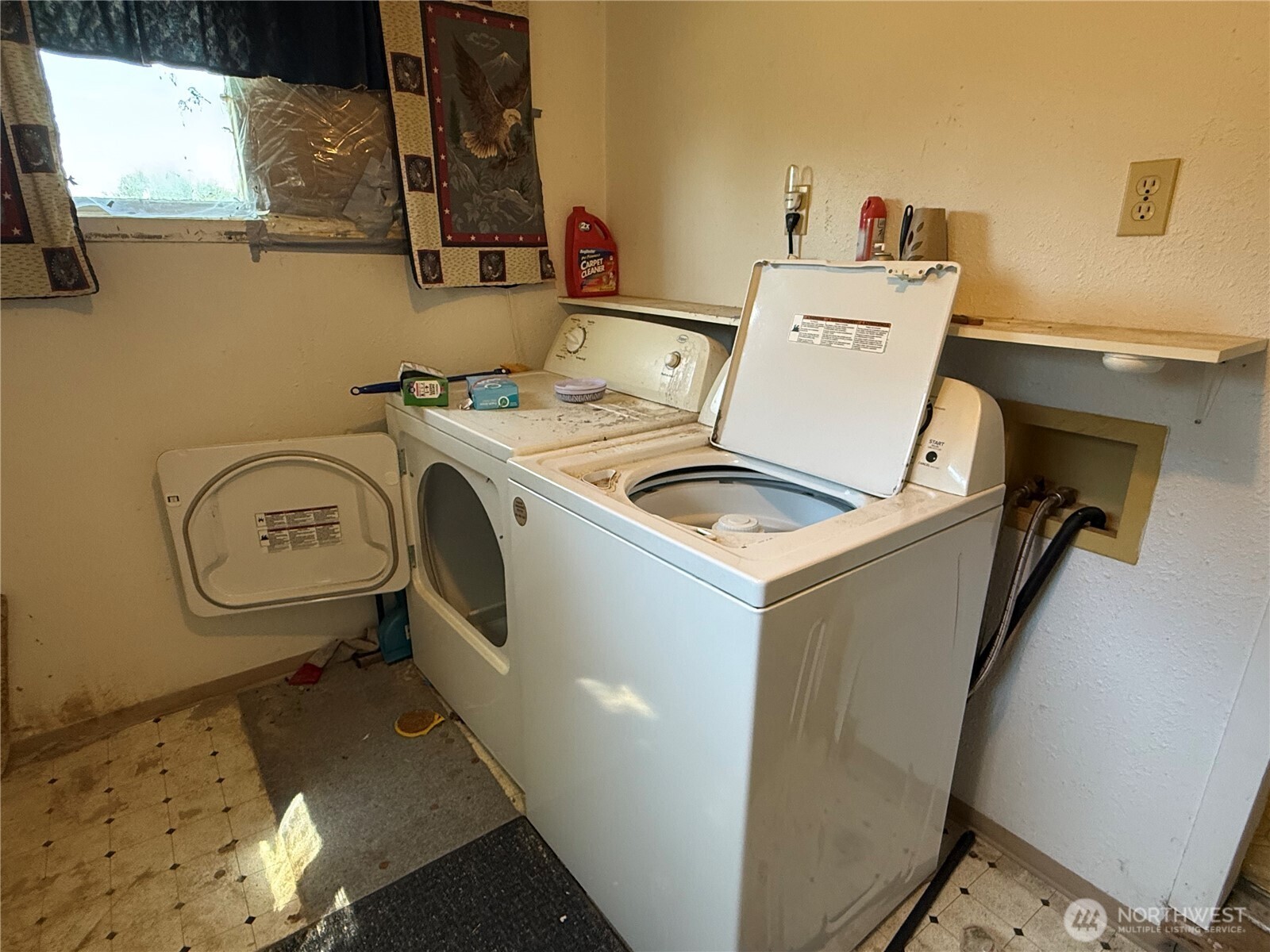 150 Southwest South 1st Creston, WA 99117 - Photo 5 of 22 a utility room with dryer and washer