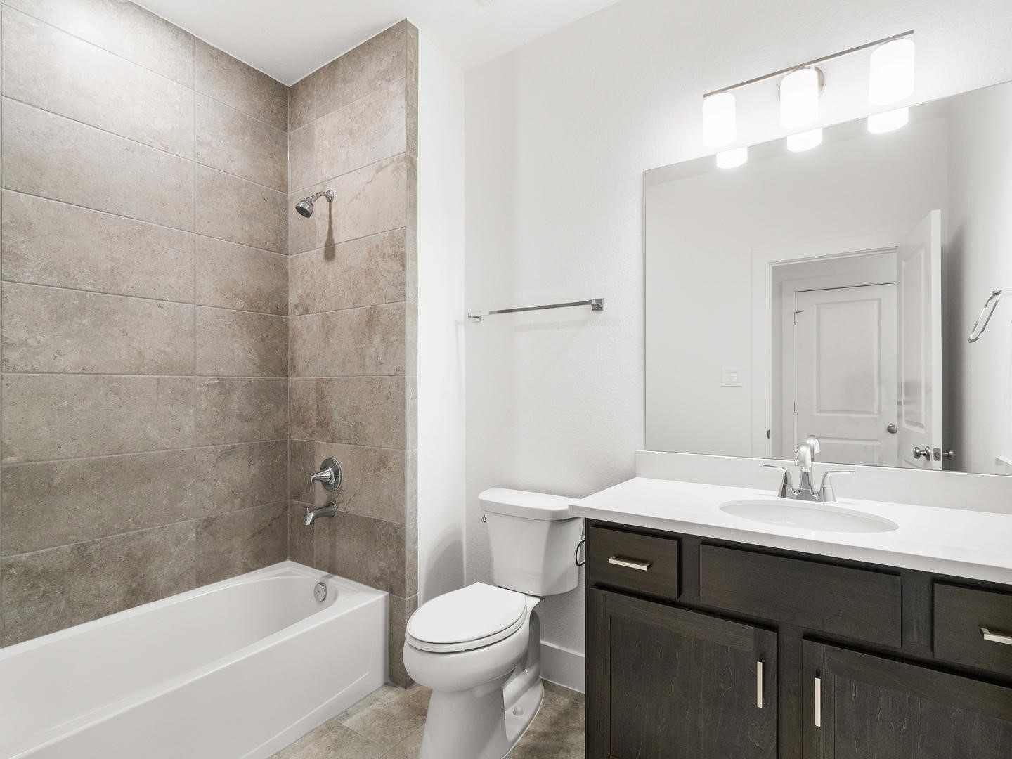 7401 Hawk Crst Drive Fulshear, TX 77441 - Photo 25 of 35 Pecan Ridge_Villa_Bolivar_HighPlains_4_Bathroom_02