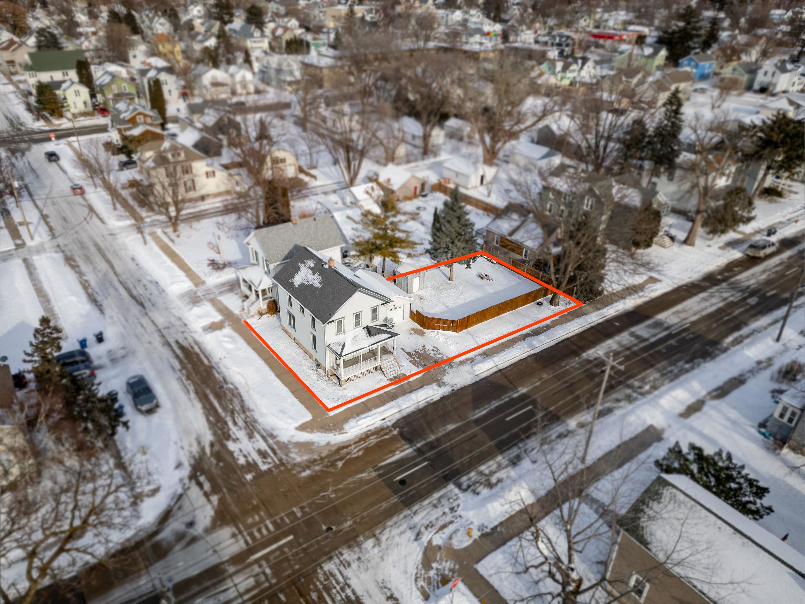 602 Ceape Avenue Oshkosh, WI 54901 - Photo 4 of 23