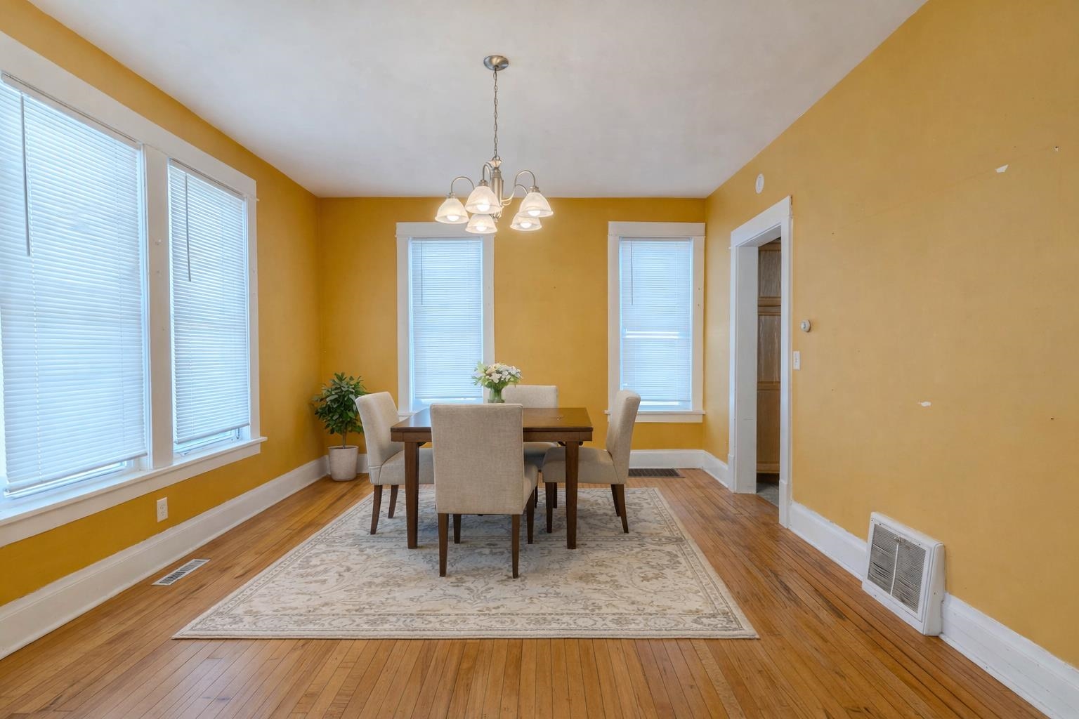 602 Ceape Avenue Oshkosh, WI 54901 - Photo 6 of 23