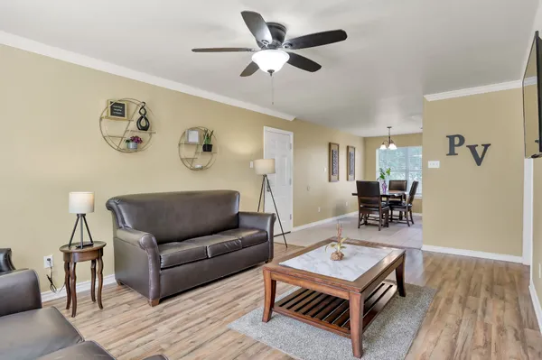 $750 | 125 Pine Street, Prairie View, TX 77445