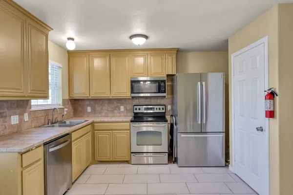 $750 | 125 Pine Street, Prairie View, TX 77445