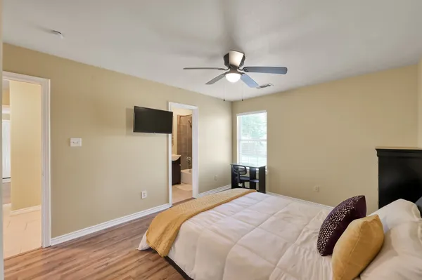 $750 | 125 Pine Street, Prairie View, TX 77445