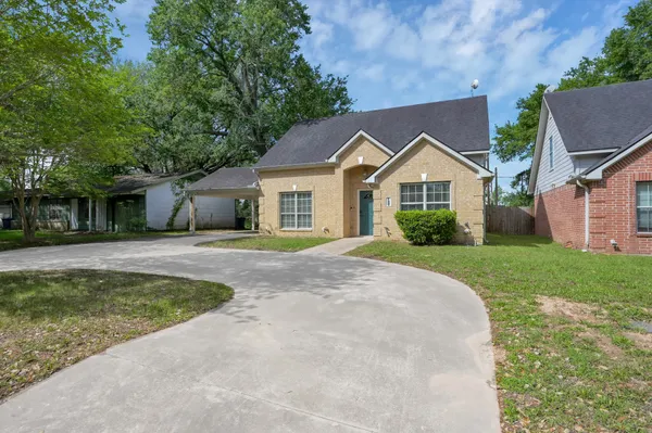 $750 | 125 Pine Street, Prairie View, TX 77445