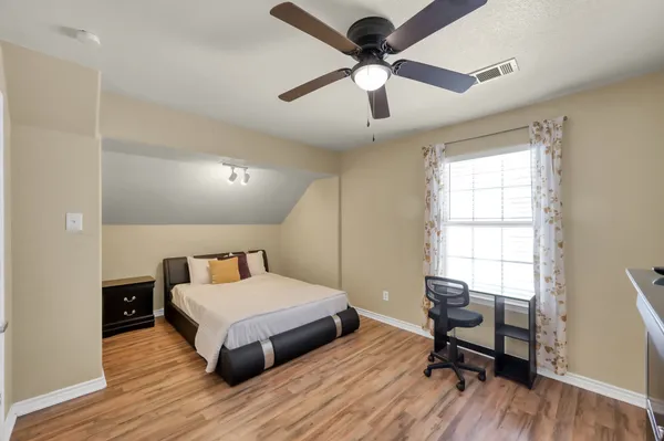 $750 | 125 Pine Street, Prairie View, TX 77445