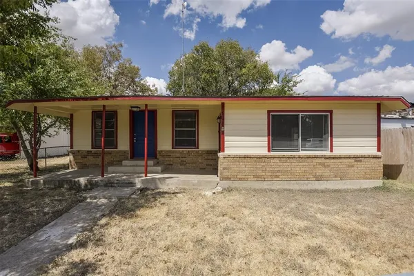 $200,000 | 8170 S Highway, Forreston, TX 76041
