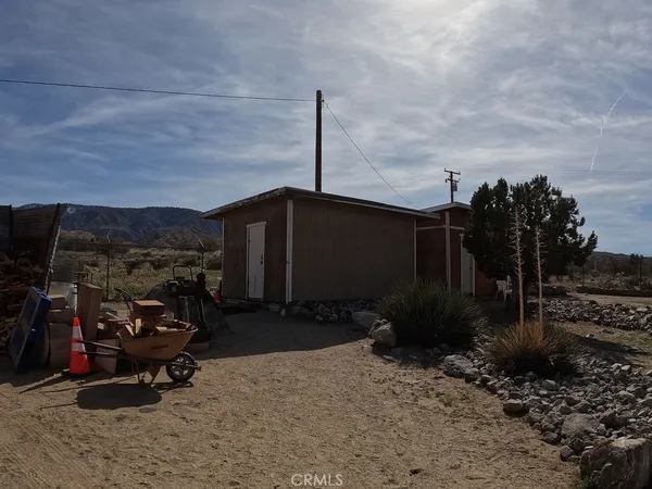 $495,000 | 30000 Buchannon Ranch Road, Llano, CA 93544