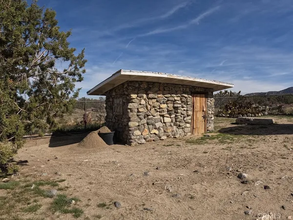 $495,000 | 30000 Buchannon Ranch Road, Llano, CA 93544