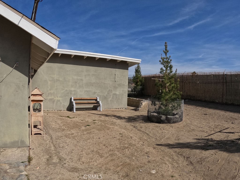 30000 Buchannon Ranch Road Llano, CA 93544 - Photo 38 of 67 a view of a car garage