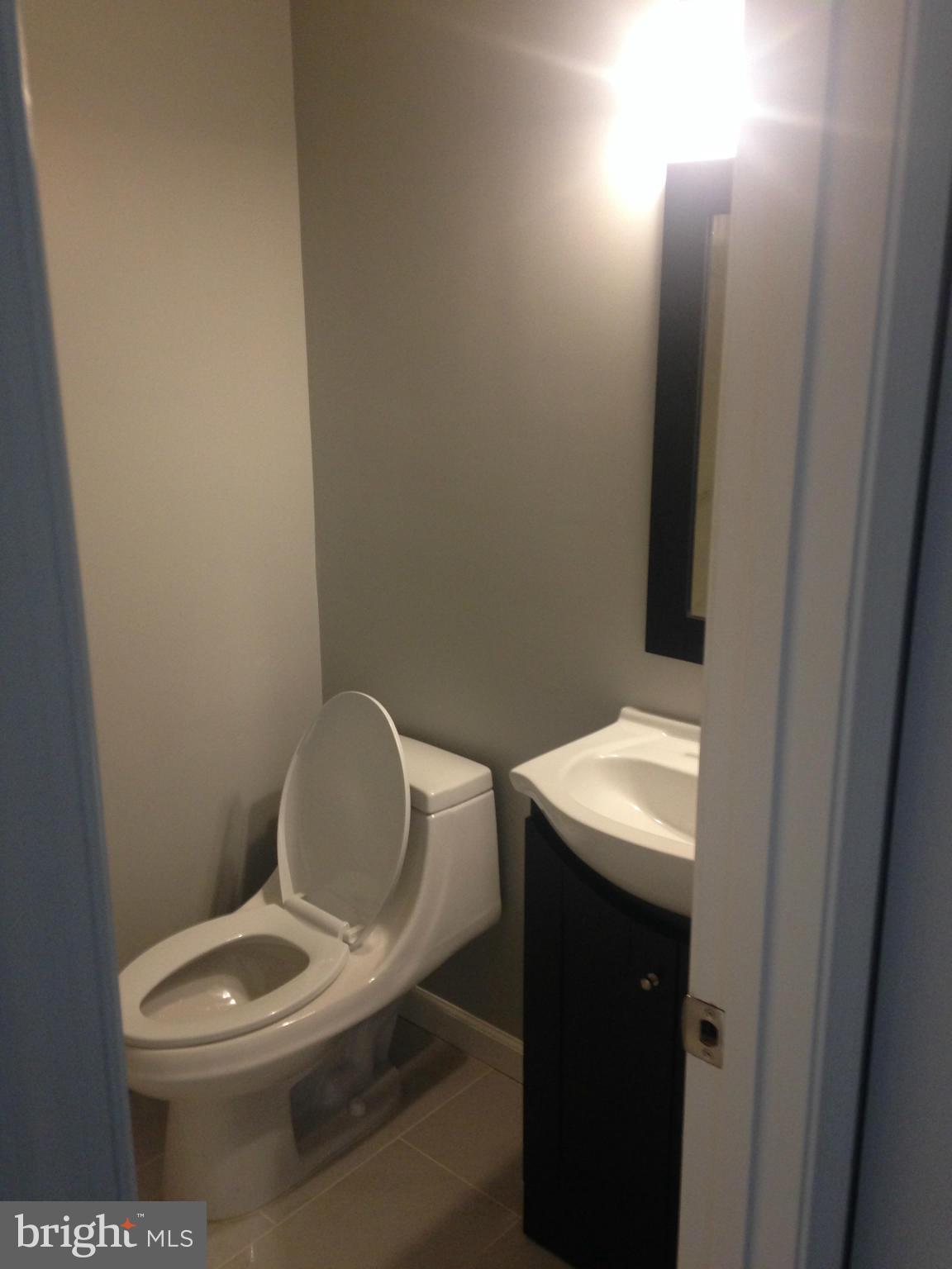 14942 Wellwood Road Silver Spring, MD 20905 - Photo 8 of 11 Bath