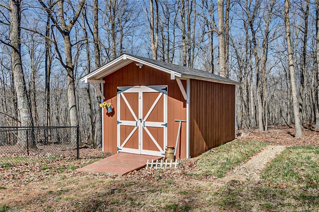 682 Inwood Road Asheboro, NC 27205 - Photo 38 of 40 Wired storage building