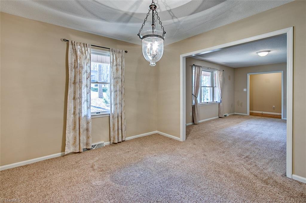 682 Inwood Road Asheboro, NC 27205 - Photo 5 of 40 Dining room