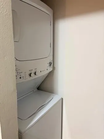 $1,000 | 1309 Carrollton Avenue, Unit 309, Metairie, LA 70005