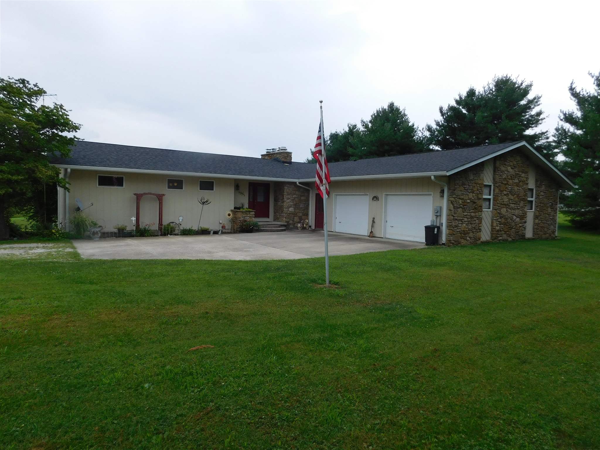2880 North Hartstrait Road Bloomington, IN 47404 - Photo 6 of 36