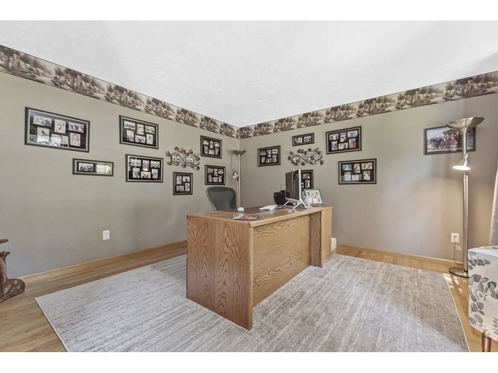 57 Lincoln Woods Road Waltham, MA 02451 - Photo 12 of 36