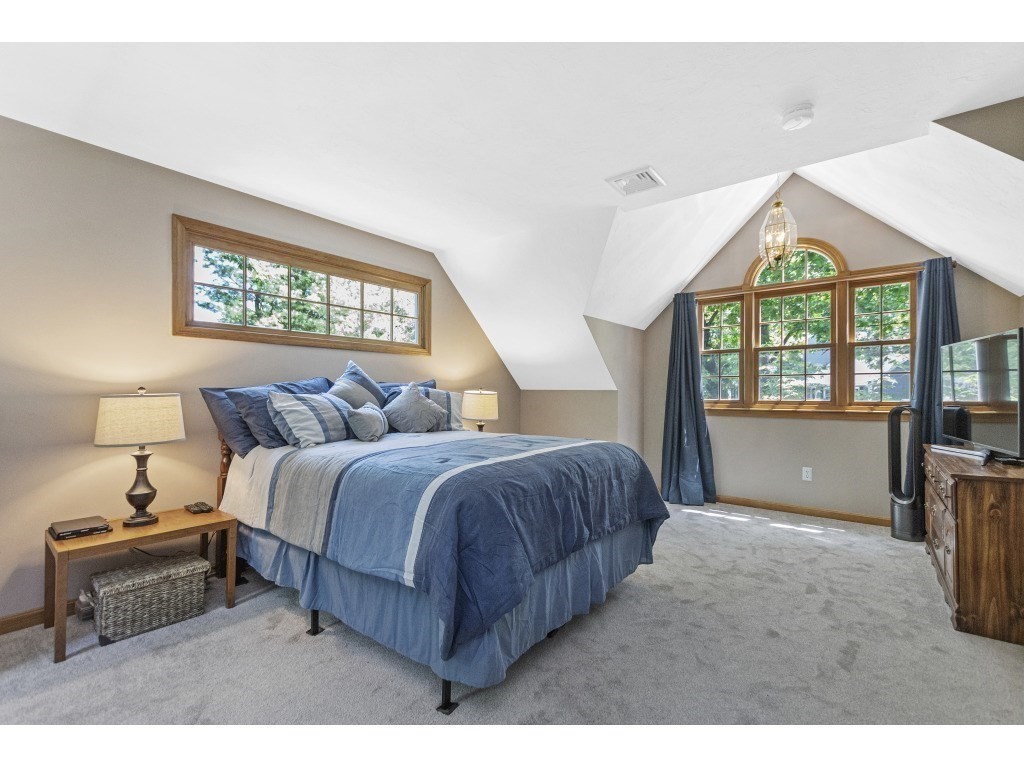 57 Lincoln Woods Road Waltham, MA 02451 - Photo 15 of 36