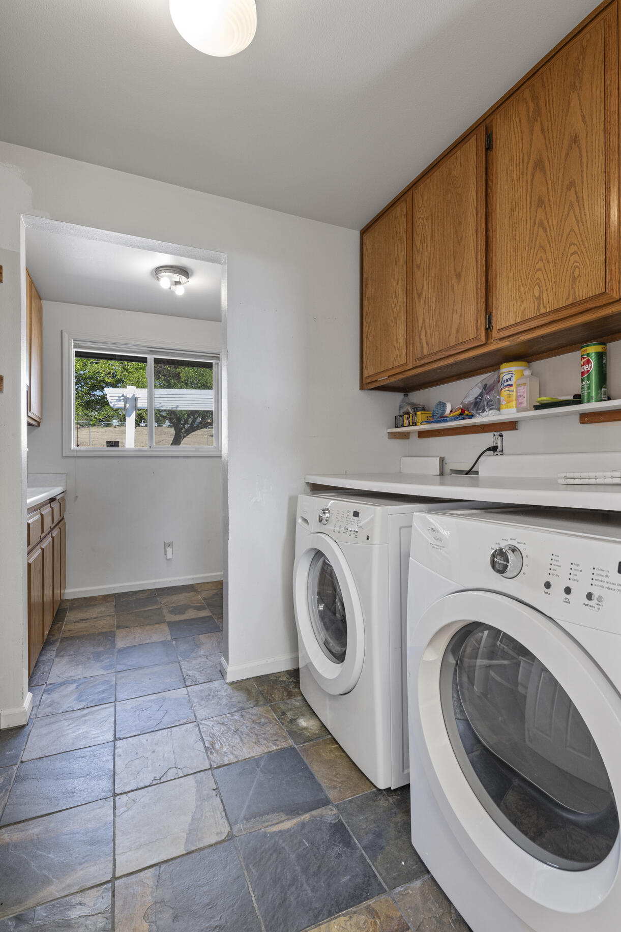 5493 Hillcrest Road Medford, OR 97504 - Photo 21 of 44 DSC_3997