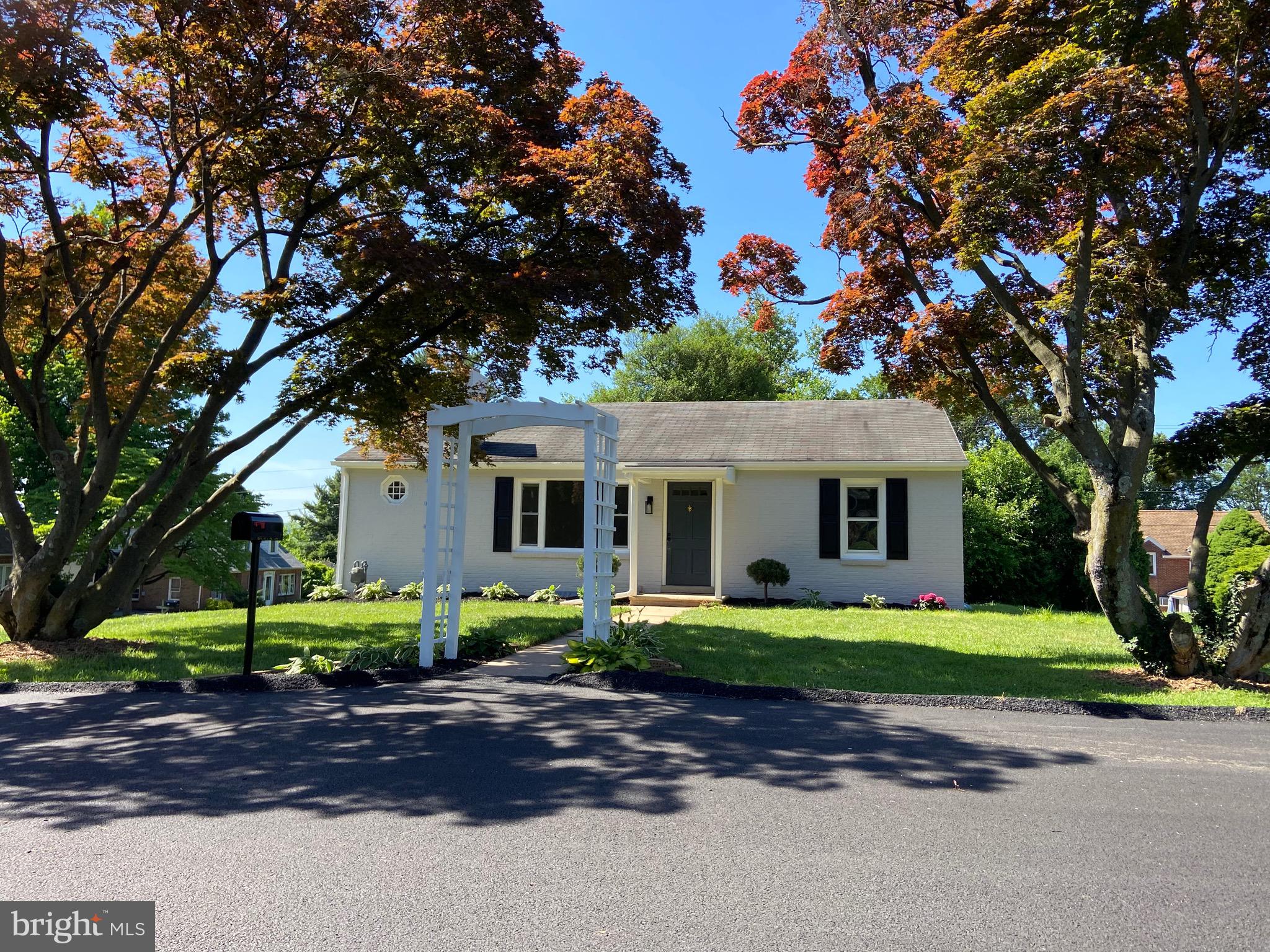 1324 Bonneview Road York, PA 17406 - Photo 1 of 23 Gallery Image 1