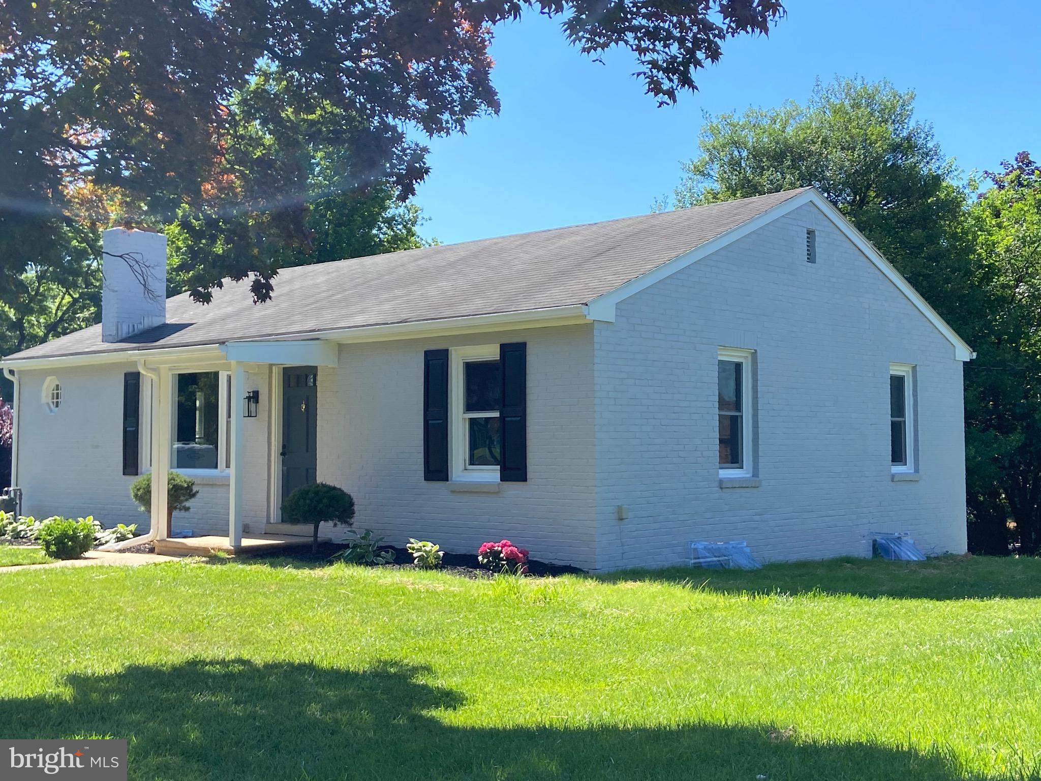 1324 Bonneview Road York, PA 17406 - Photo 4 of 23 Gallery Image 4