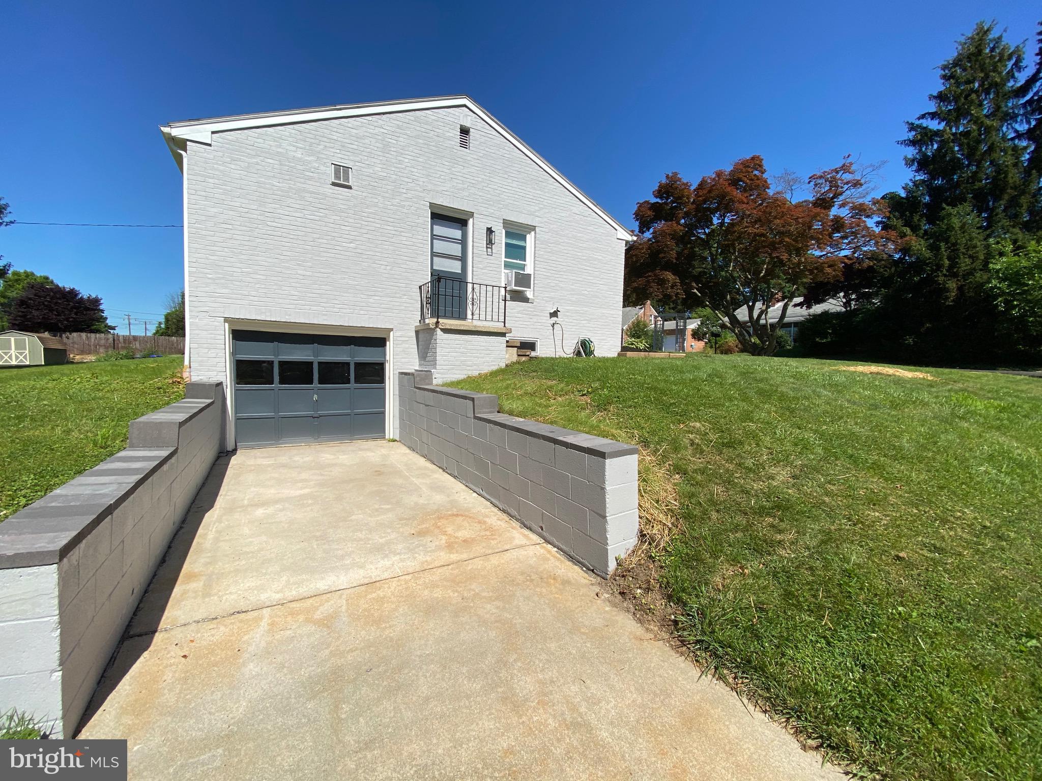 1324 Bonneview Road York, PA 17406 - Photo 5 of 23 Gallery Image 5