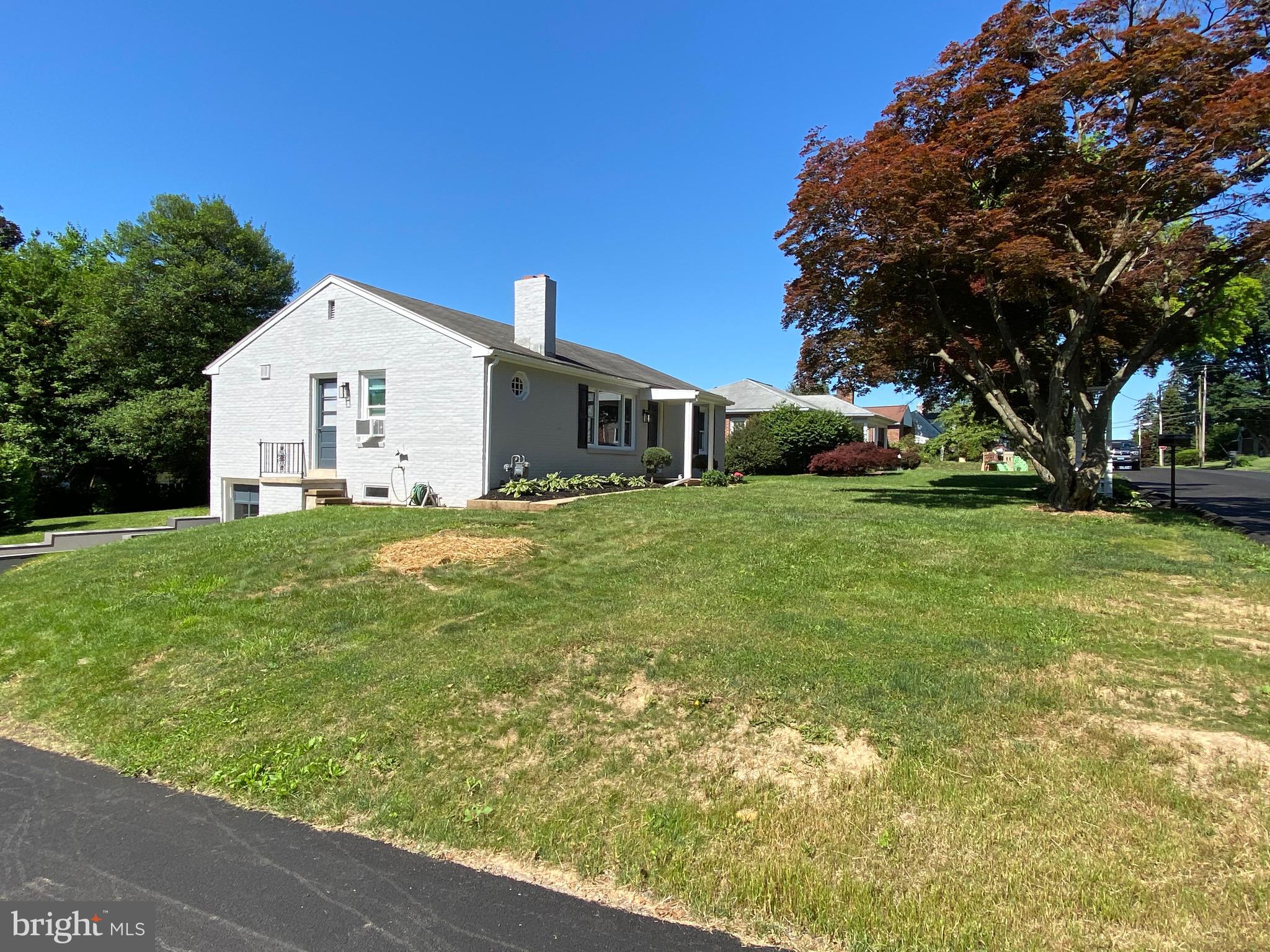 1324 Bonneview Road York, PA 17406 - Photo 6 of 23 Gallery Image 6