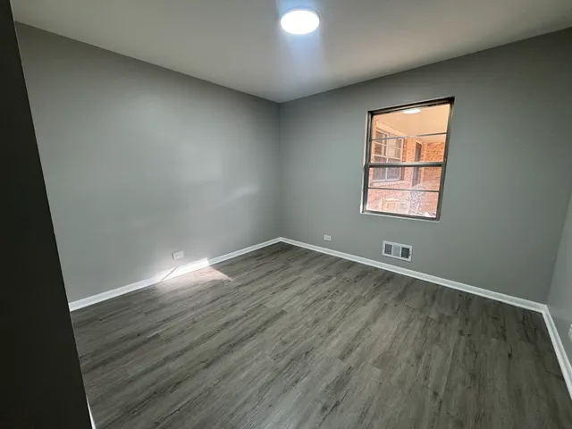 $3,000 | 5651 West 97th Street, Oak Lawn, IL 60453