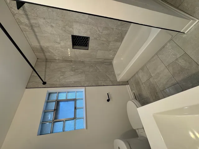 $3,000 | 5651 West 97th Street, Oak Lawn, IL 60453