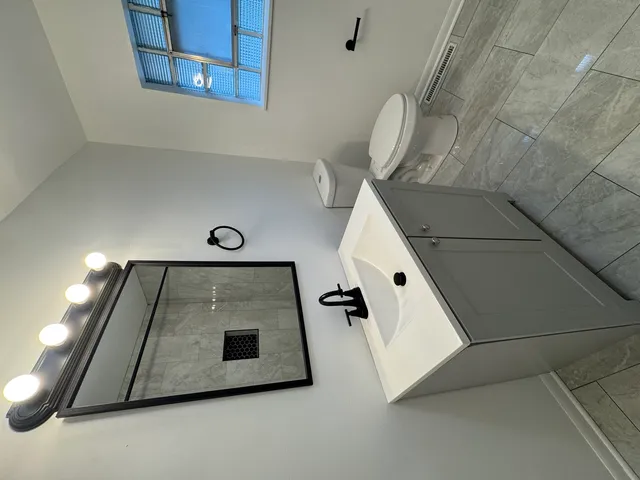 $3,000 | 5651 West 97th Street, Oak Lawn, IL 60453