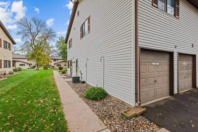 $154,000 | 6523 84th Court North, Brooklyn Park, MN 55445