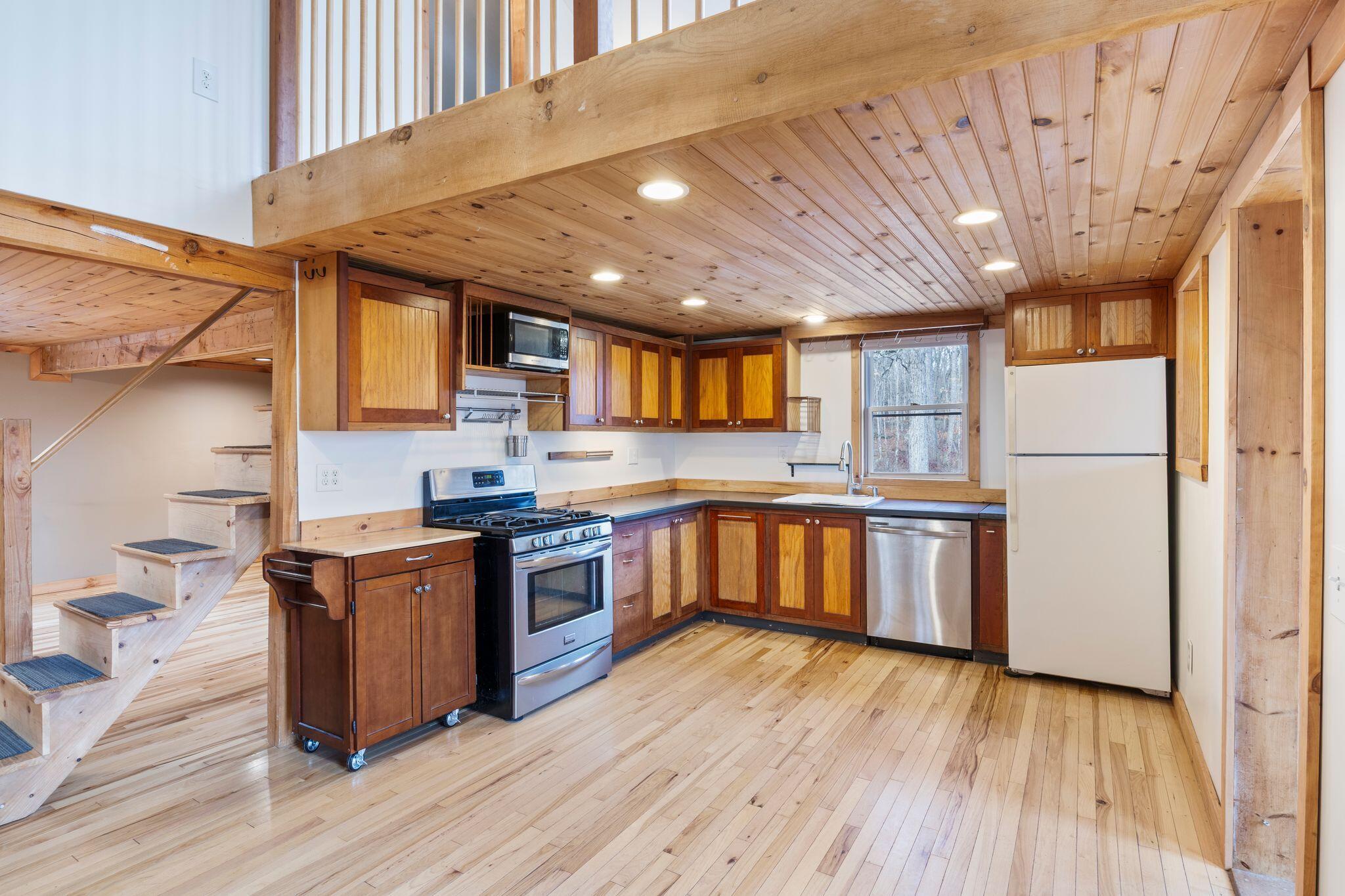 37 Swan Road Windham, ME 04062 - Photo 6 of 58 37_Swan_Rd_06