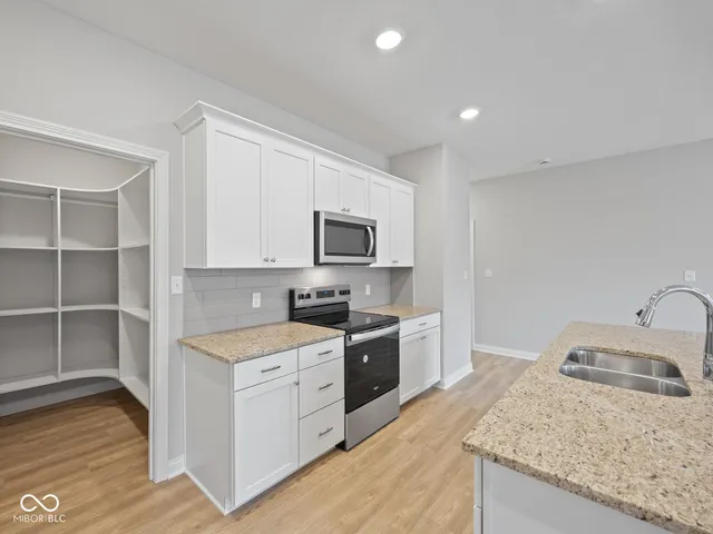 $339,900 | 2331 Saddle Drive, Shelbyville, IN 46176