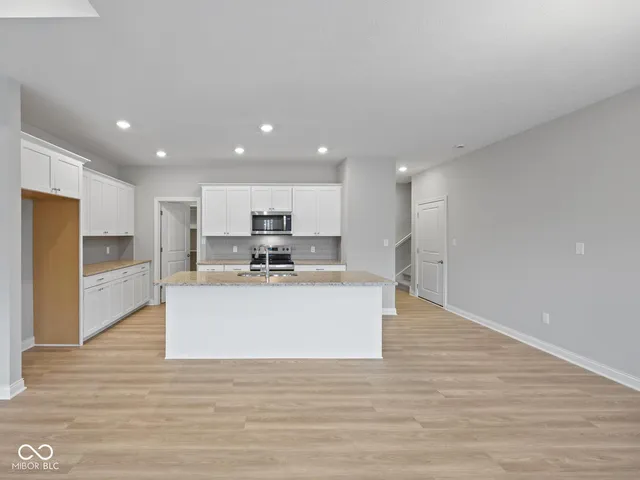 $339,900 | 2331 Saddle Drive, Shelbyville, IN 46176