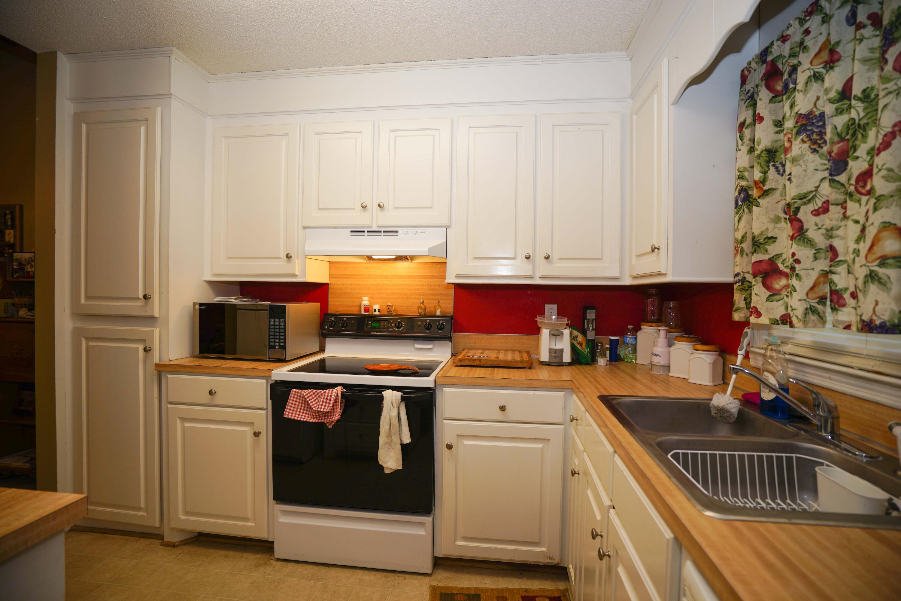 131 James Road Summerville, SC 29486 - Photo 7 of 14 131 James Rd-11