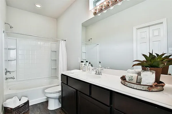 $1,574 | 315 Woodland Hills Drive, Unit B, Conroe, TX 77303