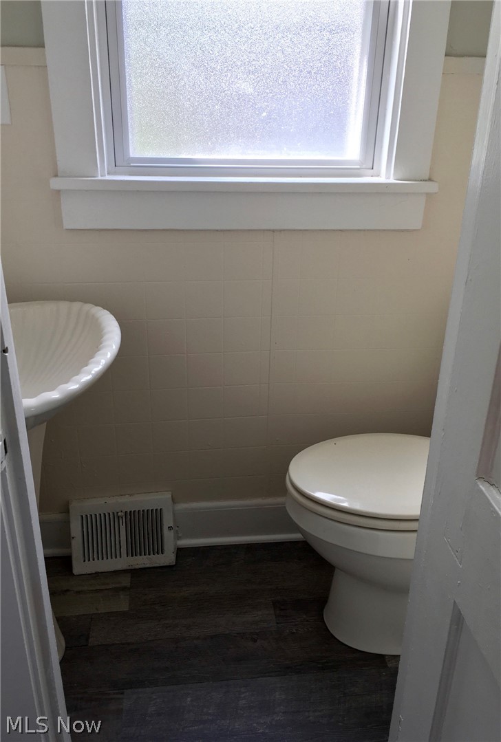 3558 Bainbridge Road Cleveland Heights, OH 44118 - Photo 8 of 24